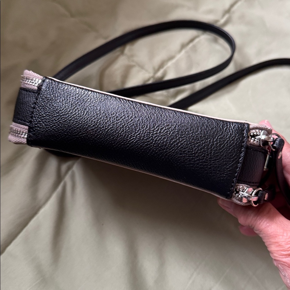 Nine West Grey and Black Crossbody Bag Roomy to
store wallet and some essentials - Picture 4 of 10